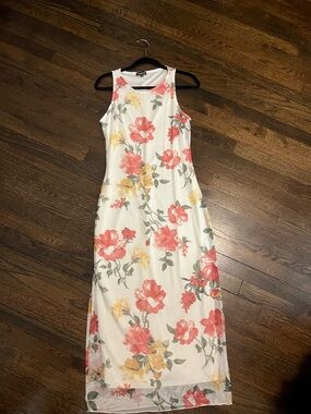Bebe Floral Maxi Dress in White with Coral & Yellow Blooms Medium